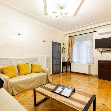 Mari&Emi Flat In Corvin Apartment Budapest Ngoại thất bức ảnh