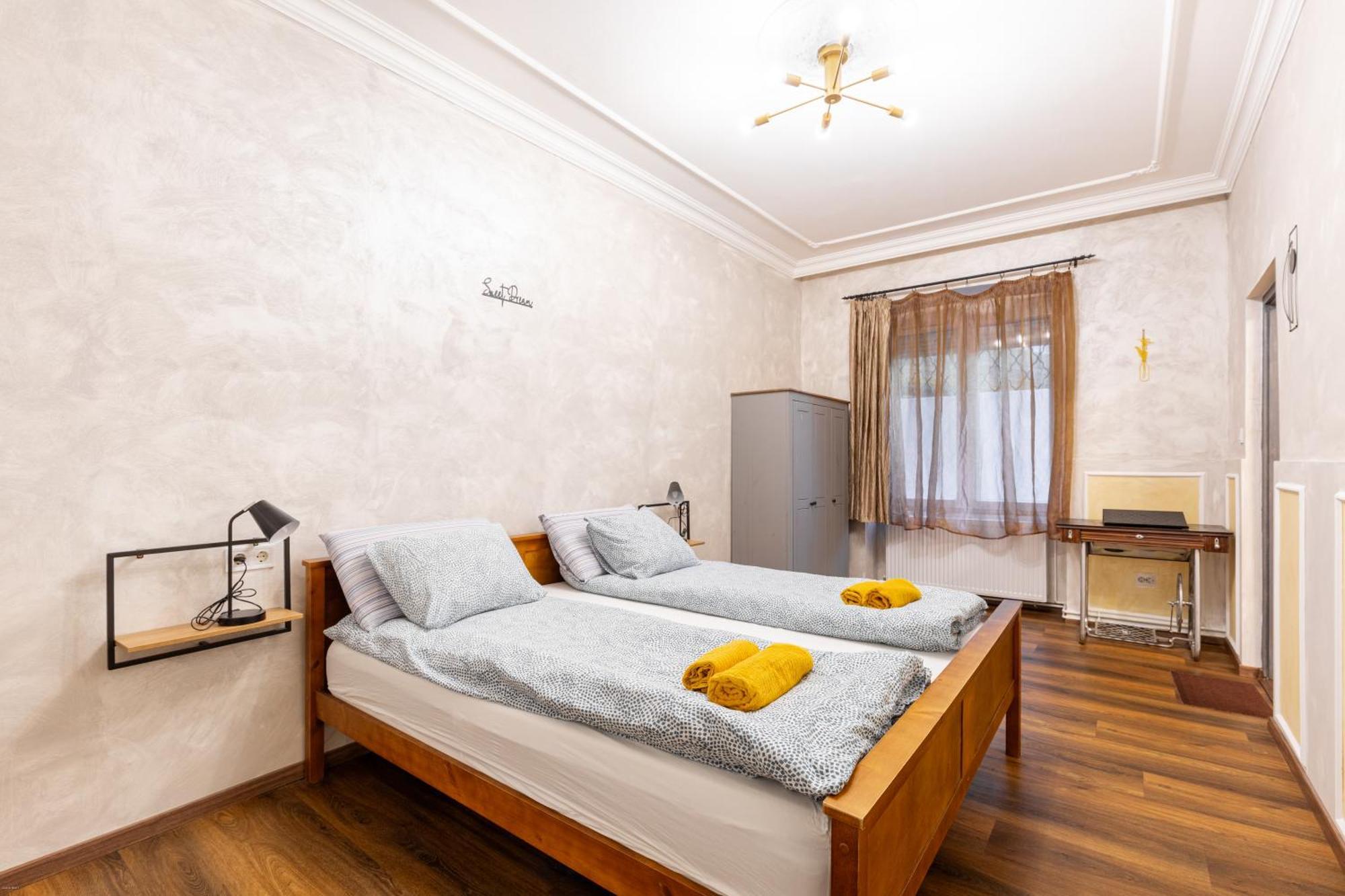 Mari&Emi Flat In Corvin Apartment Budapest Ngoại thất bức ảnh