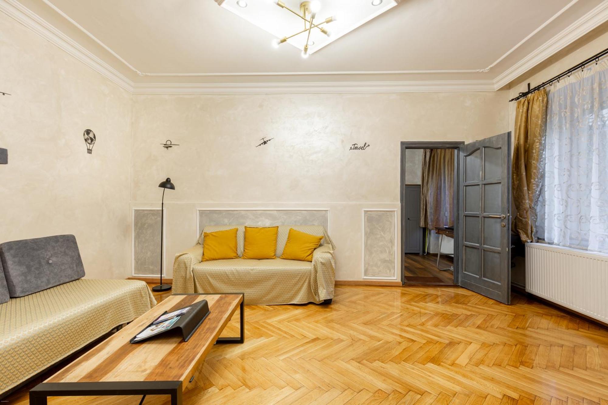 Mari&Emi Flat In Corvin Apartment Budapest Ngoại thất bức ảnh