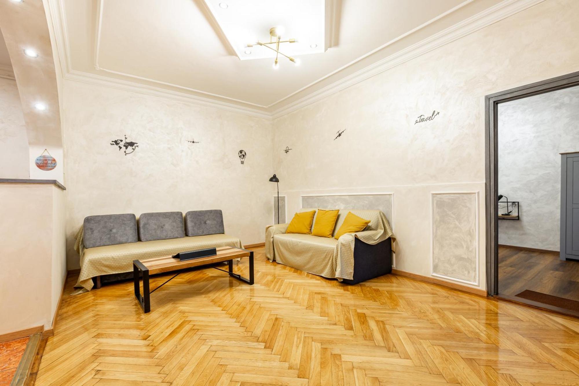 Mari&Emi Flat In Corvin Apartment Budapest Ngoại thất bức ảnh