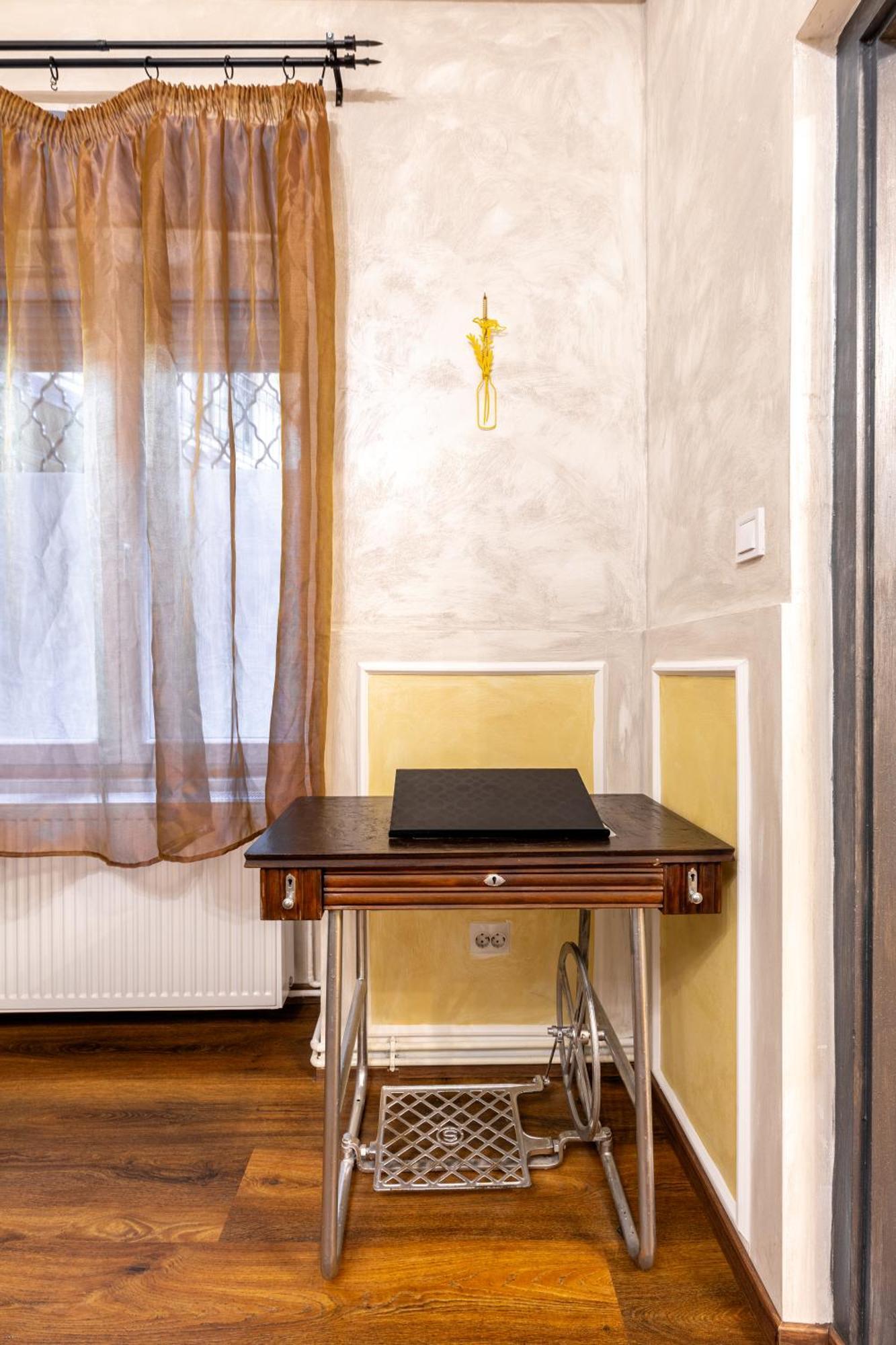 Mari&Emi Flat In Corvin Apartment Budapest Ngoại thất bức ảnh