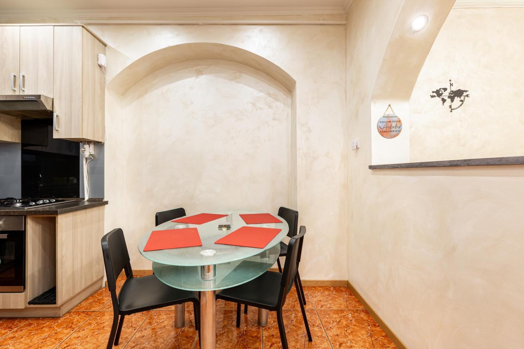 Mari&Emi Flat In Corvin Apartment Budapest Ngoại thất bức ảnh