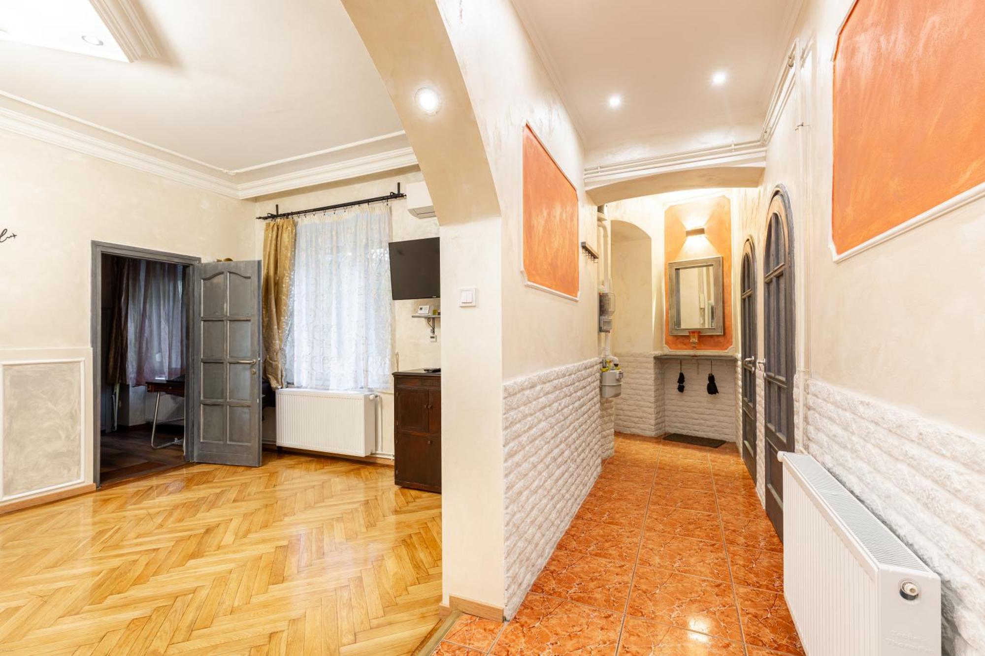 Mari&Emi Flat In Corvin Apartment Budapest Ngoại thất bức ảnh