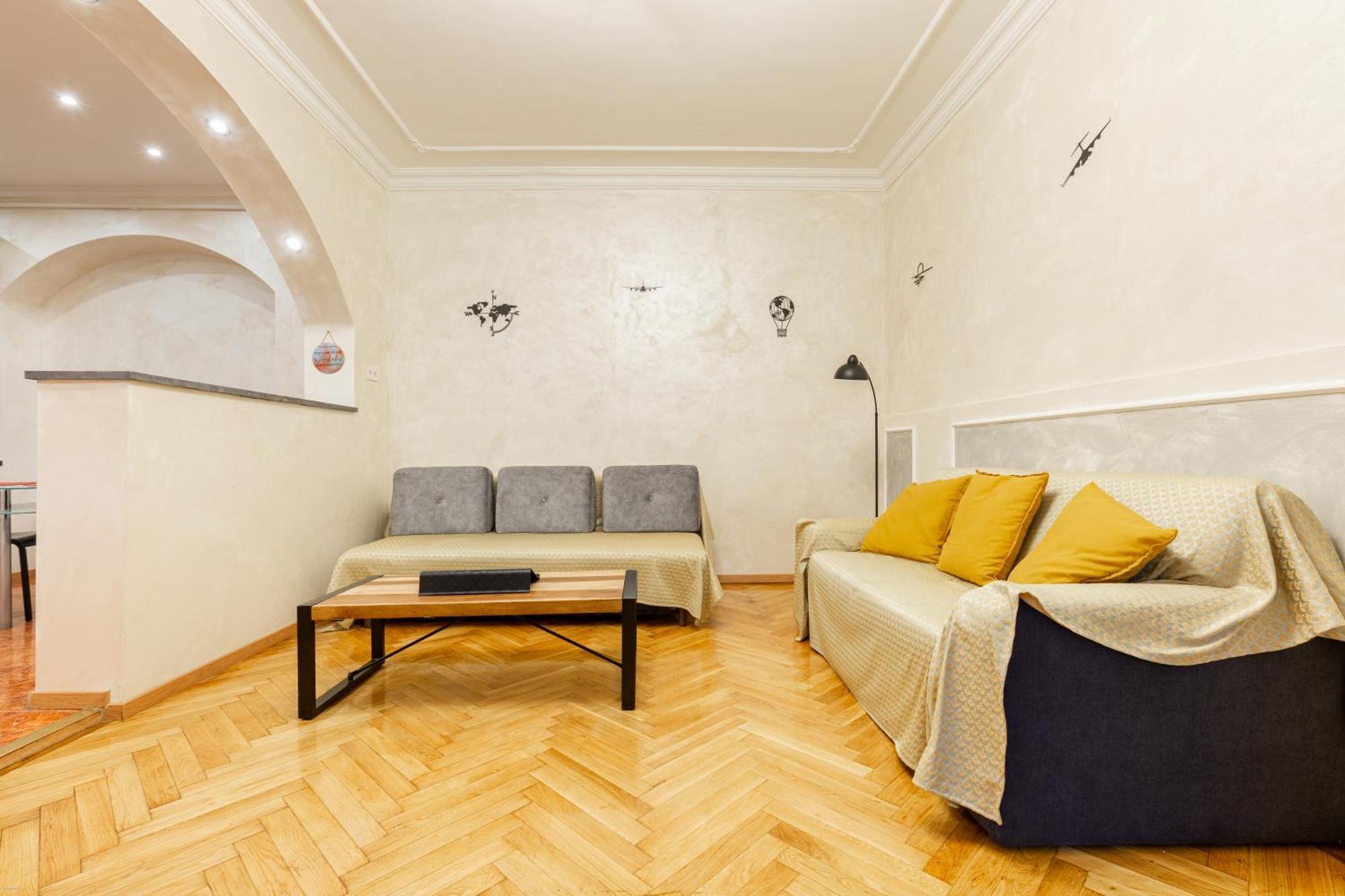 Mari&Emi Flat In Corvin Apartment Budapest Ngoại thất bức ảnh