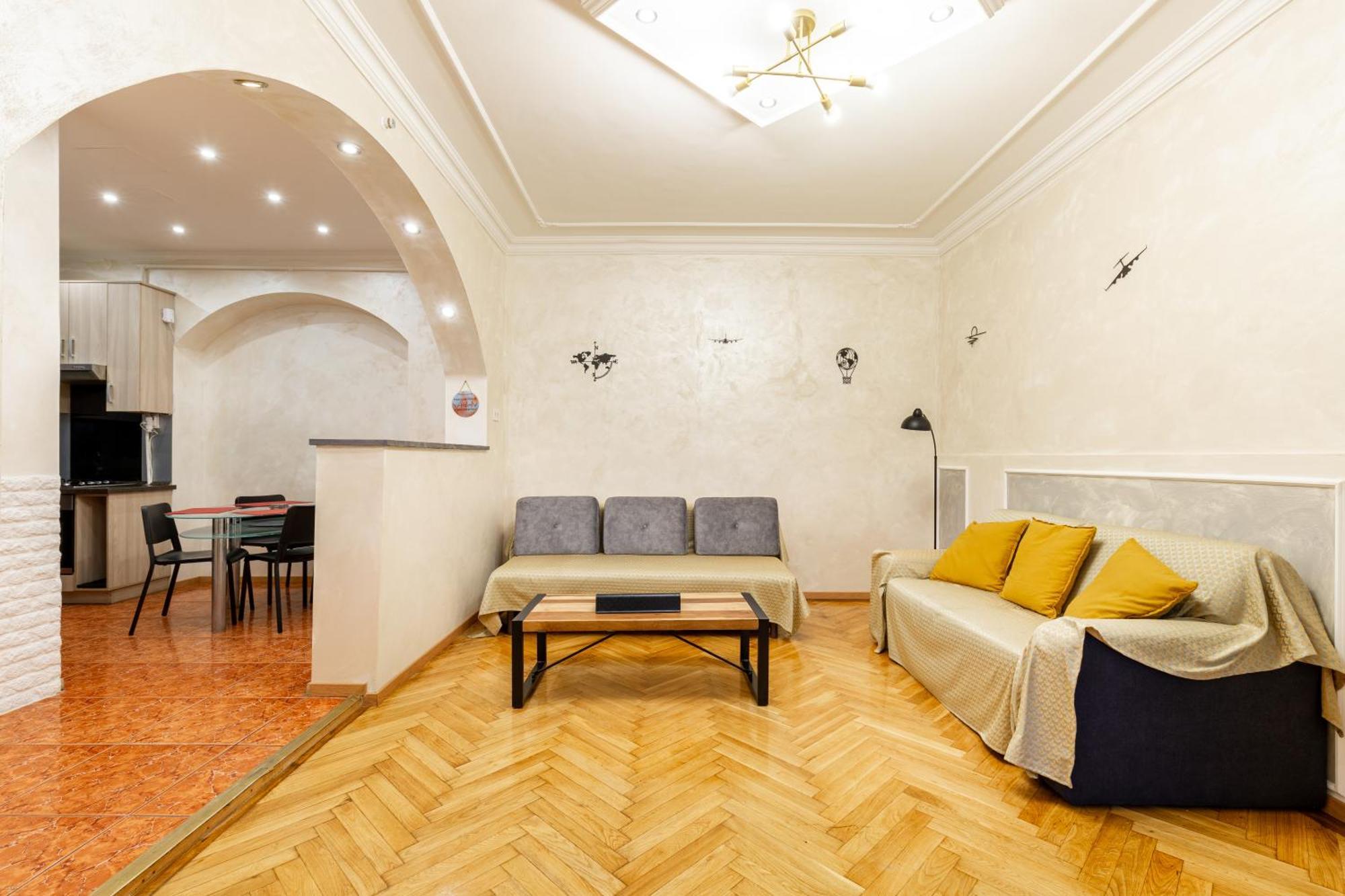 Mari&Emi Flat In Corvin Apartment Budapest Ngoại thất bức ảnh