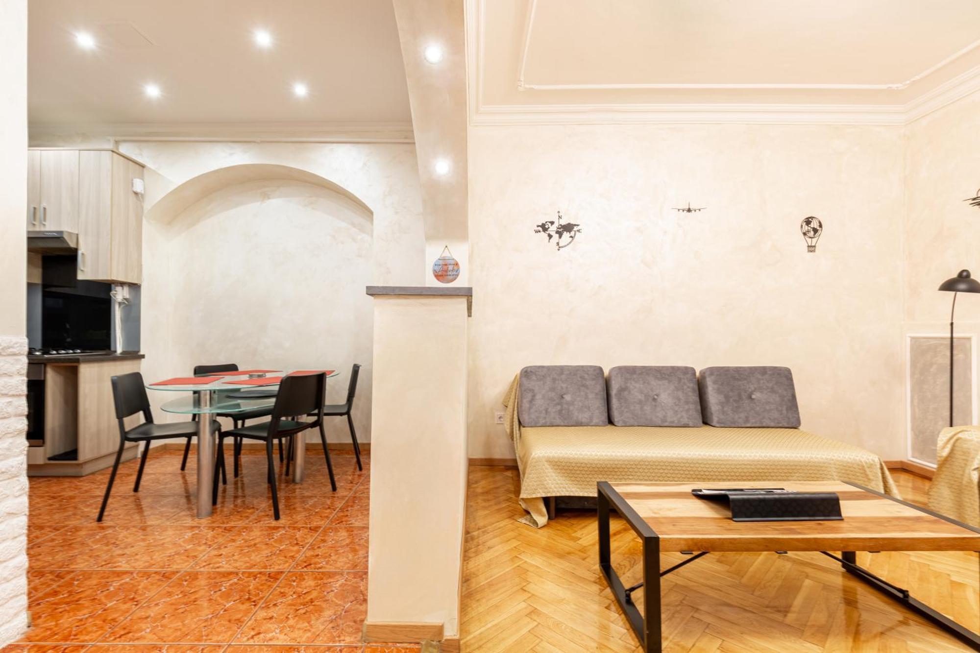 Mari&Emi Flat In Corvin Apartment Budapest Ngoại thất bức ảnh